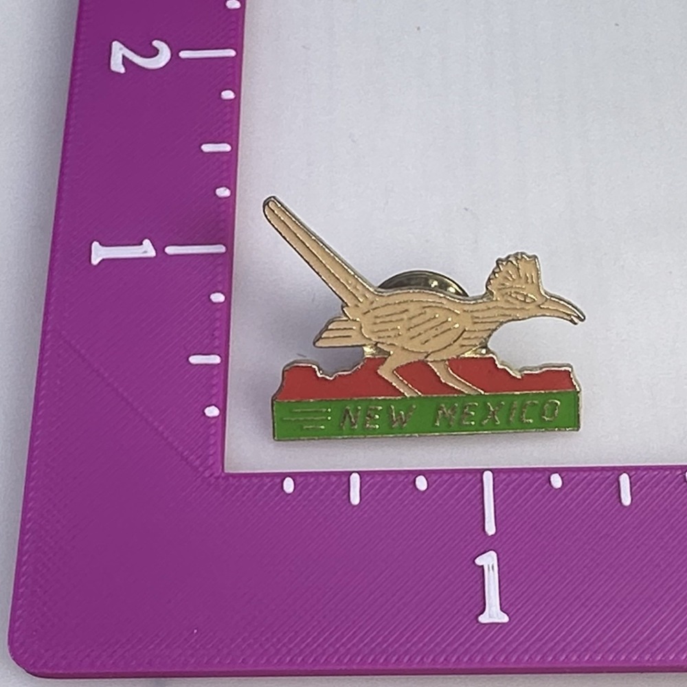 Vintage New Mexico Roadrunner State Bird Travel Souvenir Enamel Lapel Pin Tack - Picture 4 of 4